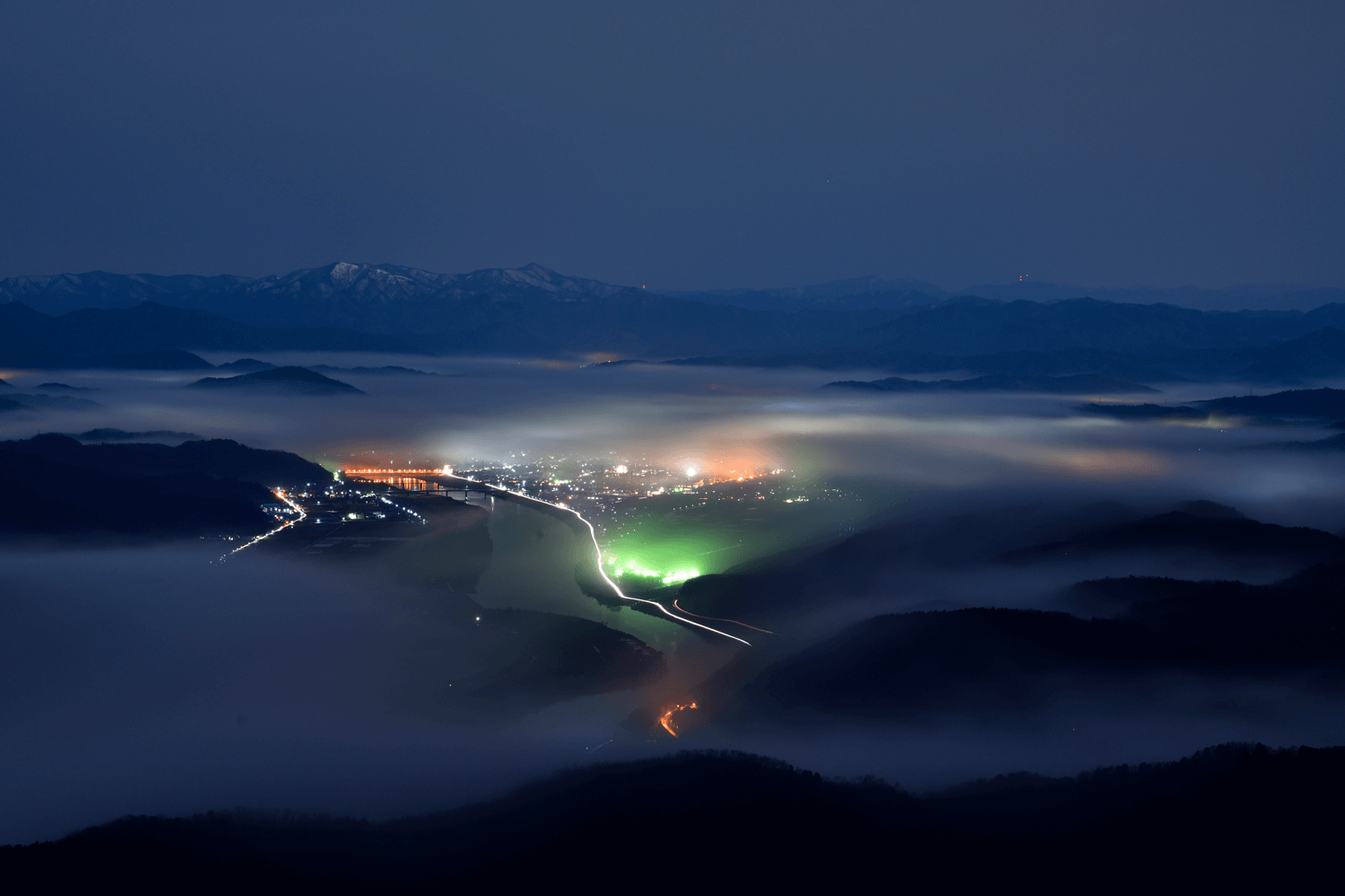 来日岳の写真